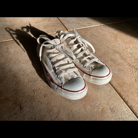 White Converse size 7.5 - Picture 1 of 5